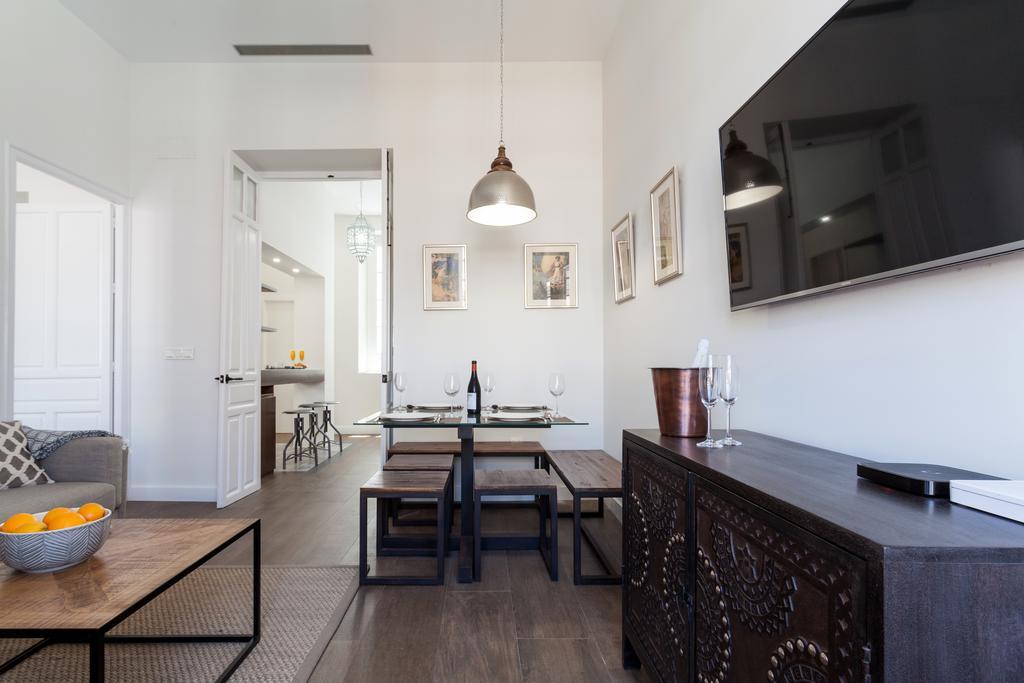 Stunning Boutique - Space Maison Apartments Sevilla Kültér fotó
